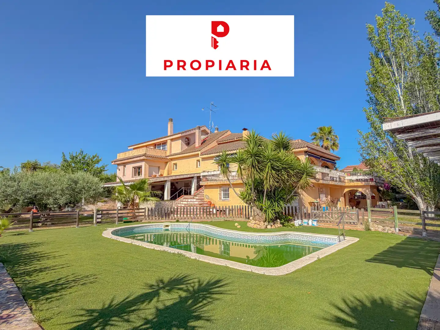 Vista exterior de Casa o chalet en venta en Esparreguera con Aire acondicionado, Calefacción y Parquet