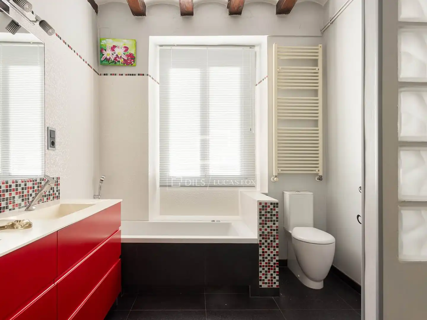 Bathroom of Flat for sale in Barcelona  with Air Conditioner, Terrace and Balcony
