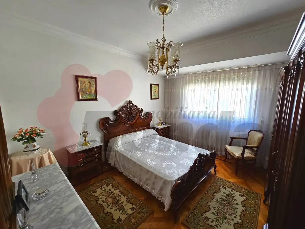 Bedroom of Flat for sale in Lugo