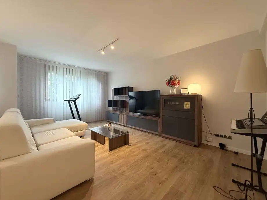 Sala de estar de Piso en venta en Vitoria - Gasteiz con Calefacción y Trastero