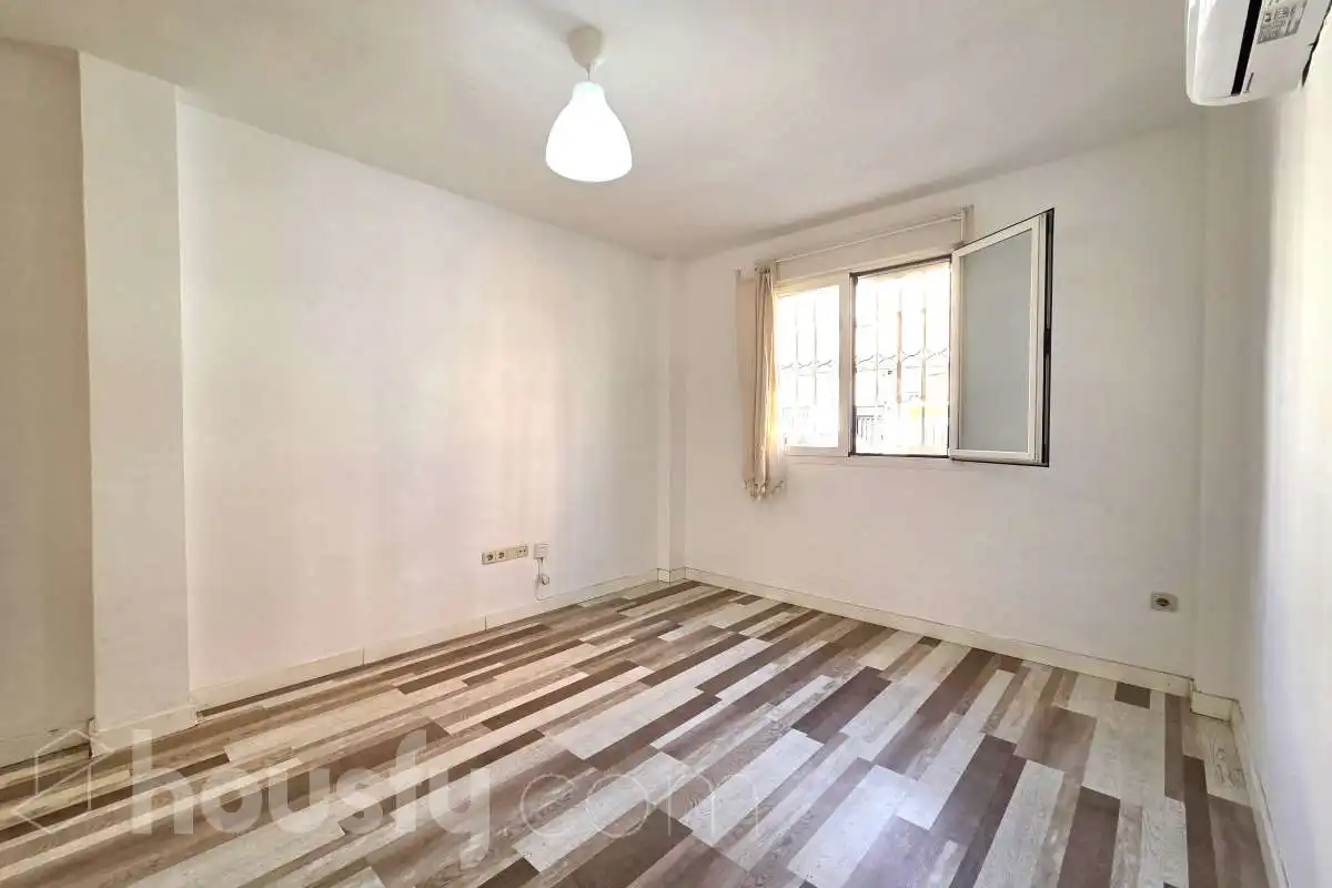 Habitación de Piso de alquiler en Madrid con Aire acondicionado, Calefacción y Trastero