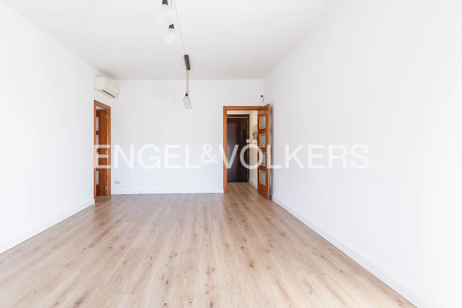 Piso en venta en Barcelona con Aire acondicionado, Calefacción y Balcón