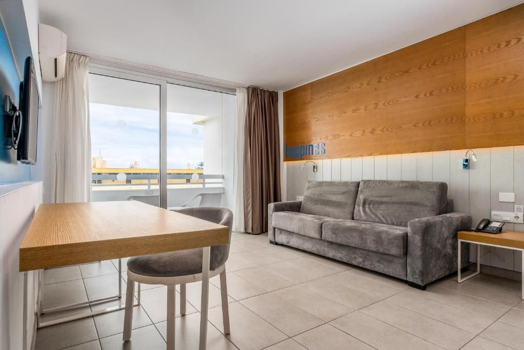 Living room of Apartment for sale in San Bartolomé de Tirajana  with Terrace, Furnished and Community pool