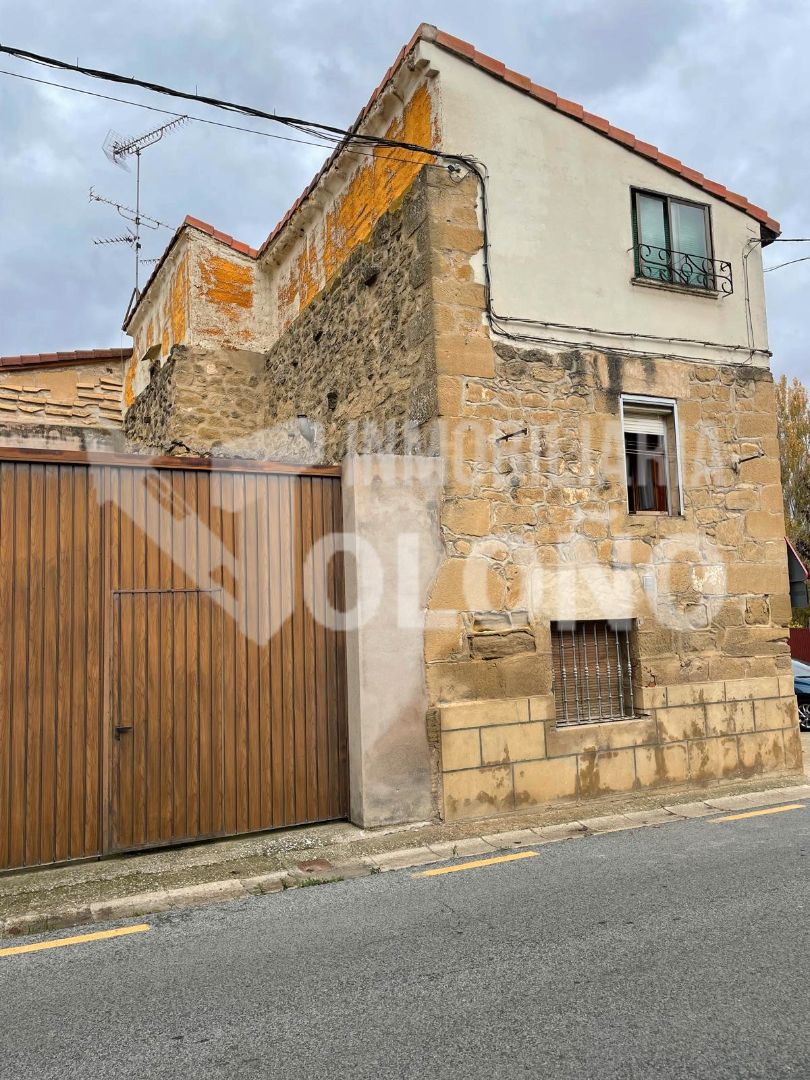 Vista exterior de Casa o chalet en venta en Cuzcurrita de Río Tirón con Calefacción, Amueblado y Horno