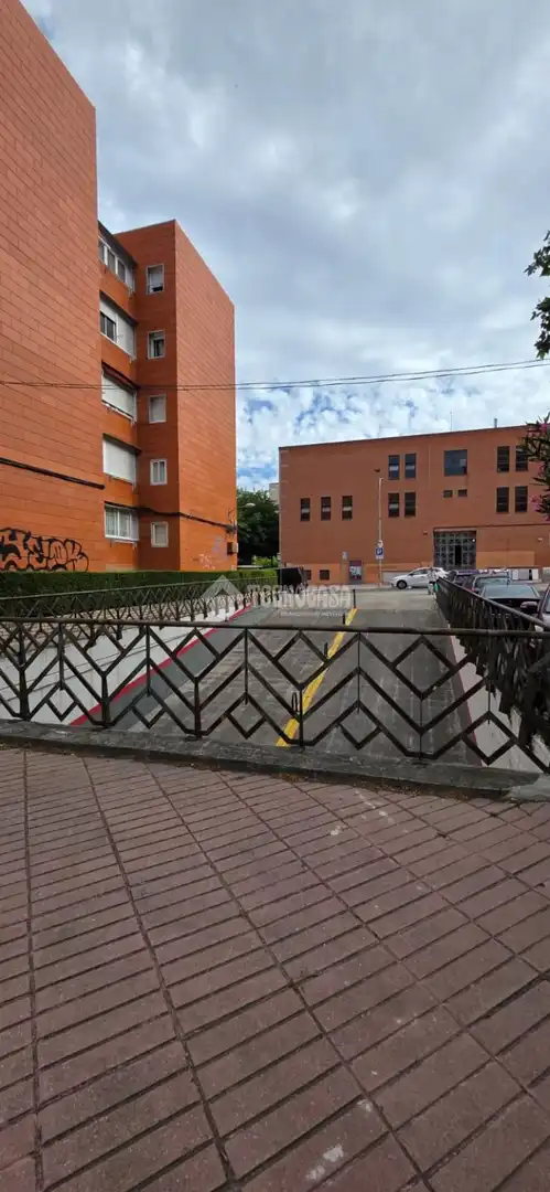 Vista exterior de Piso en venta en Coslada con Aire acondicionado, Calefacción y Terraza