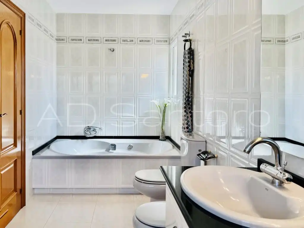 Baño de Casa adosada en venta en Vilanova i la Geltrú