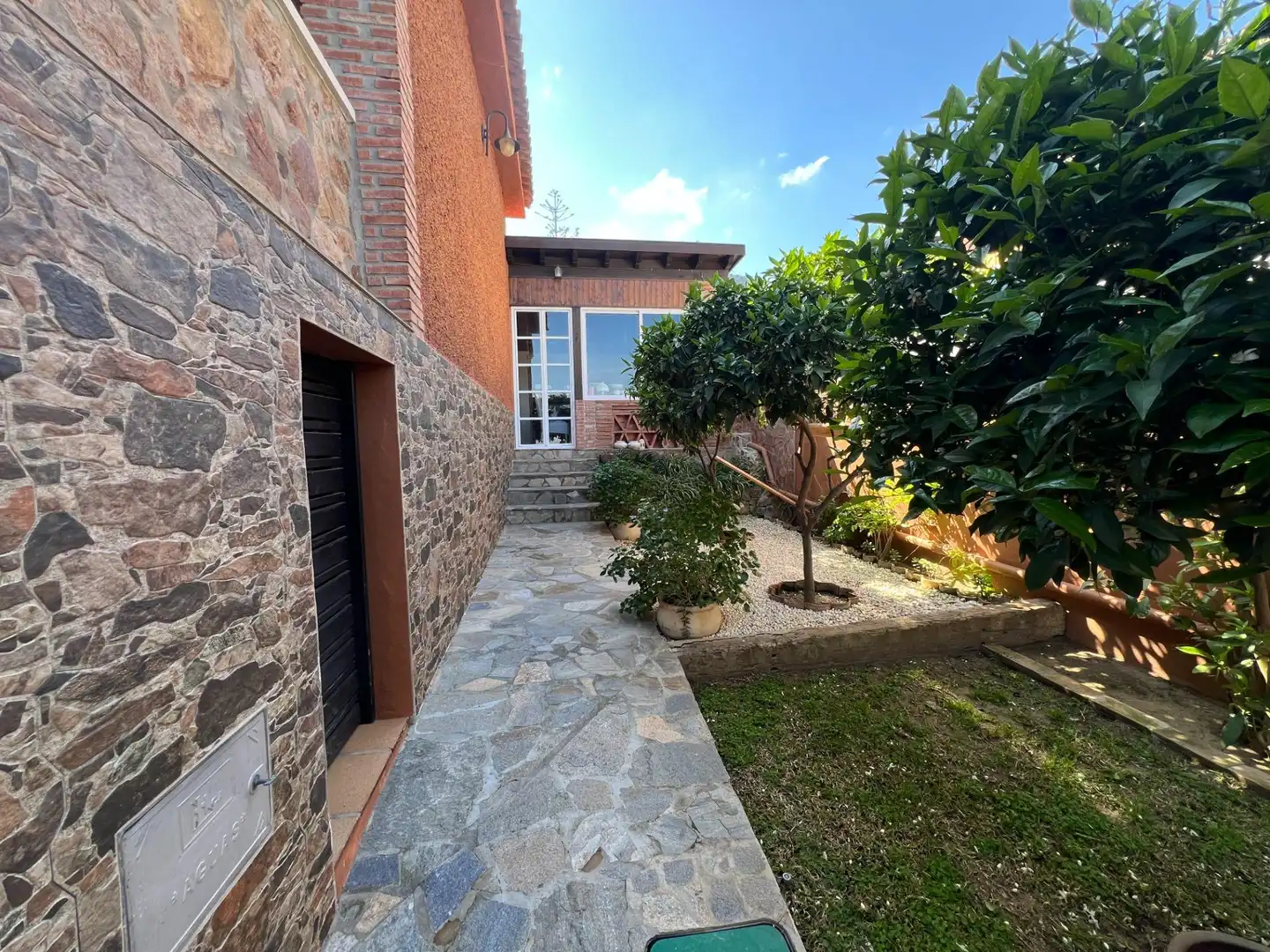 Jardí de Casa o xalet en venda en Alhaurín de la Torre amb Aire condicionat, Jardí privat i Terrassa