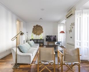 Living room of Apartment to rent in  Madrid Capital  with Air Conditioner, Heating and Storage room