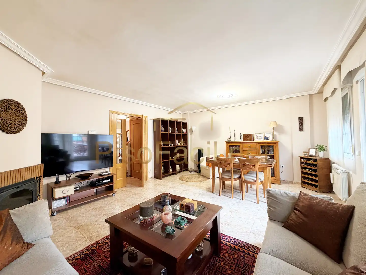 Sala d'estar de Casa o xalet en venda en Parla amb Aire condicionat, Calefacció i Jardí privat