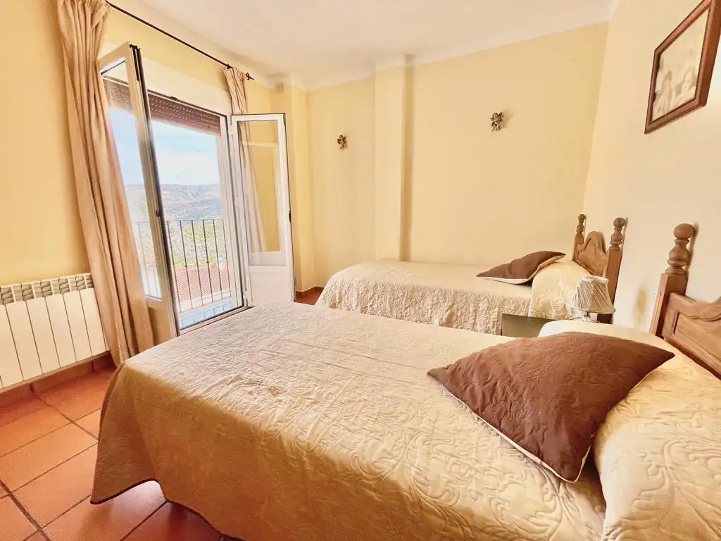 Habitación de Casa adosada de alquiler en Montejaque con Amueblado