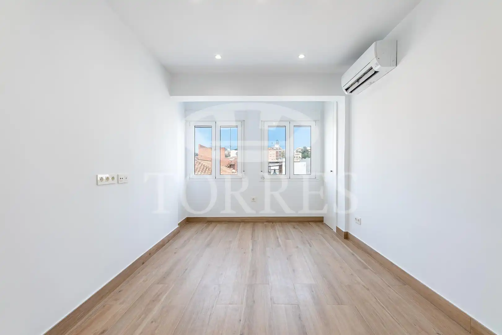 Bedroom of Flat for sale in Málaga  with Air Conditioner
