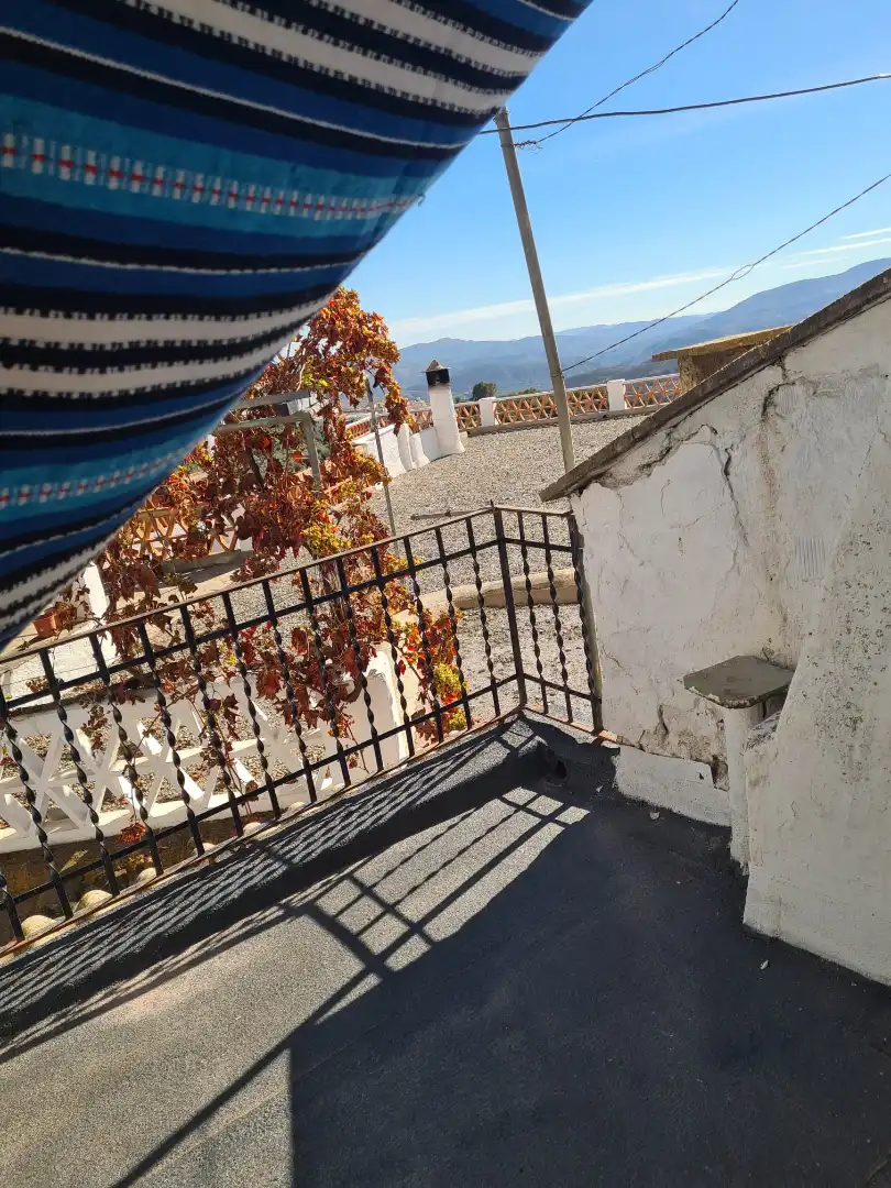 Vista exterior de Casa adosada en venta en Válor con Terraza, Trastero y Horno