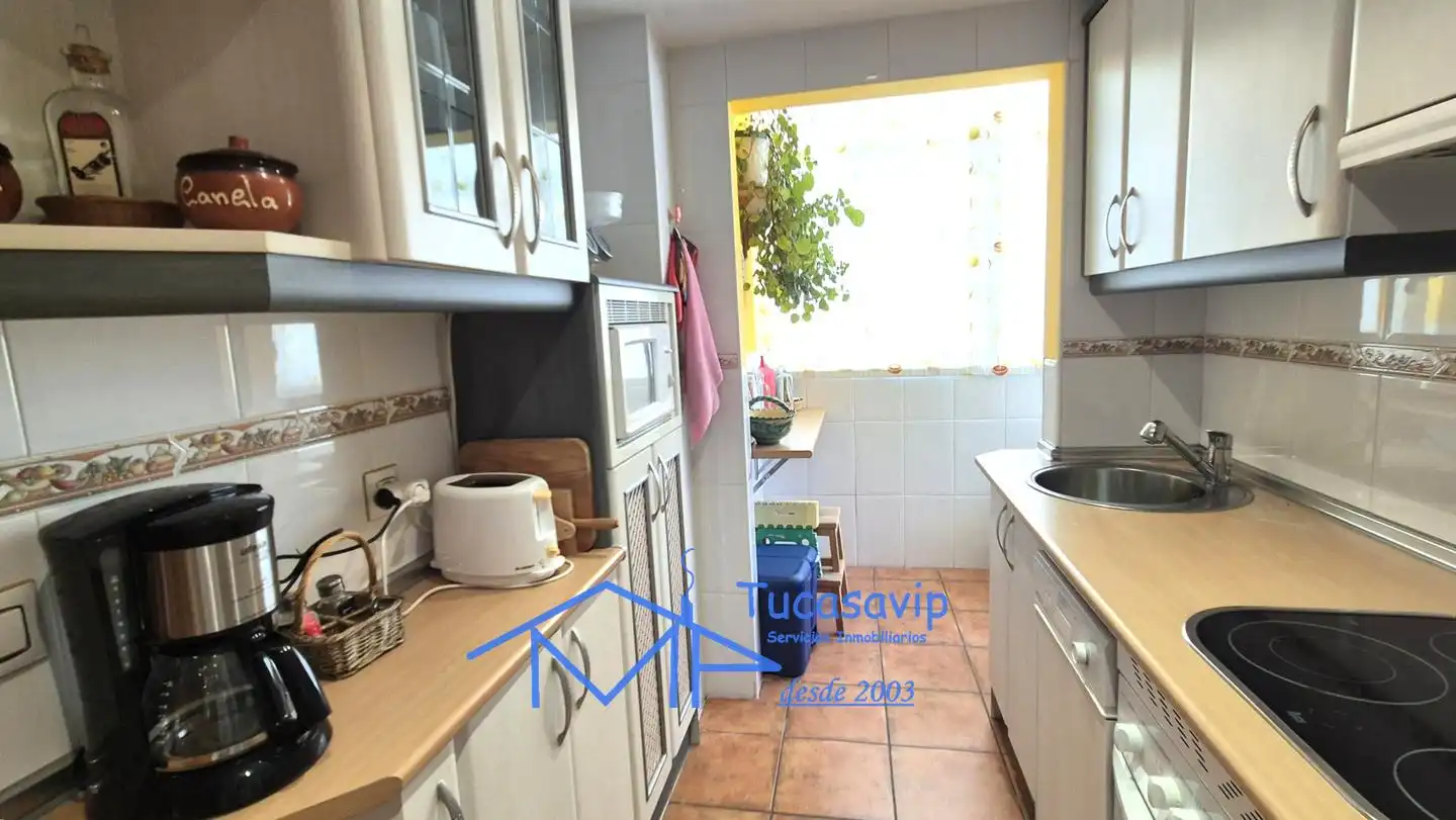 Cocina de Piso en venta en Pelayos de la Presa con Terraza y Piscina