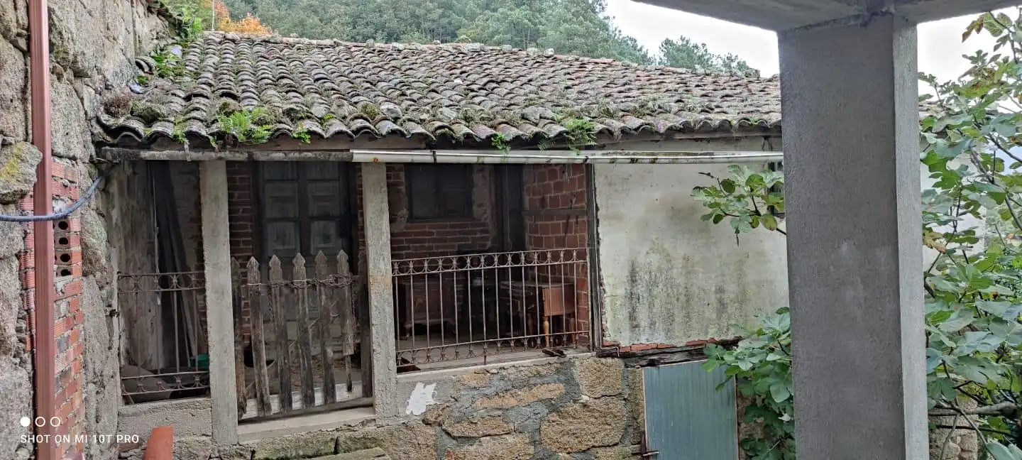 Vista exterior de Casa o xalet en venda en A Peroxa  amb Calefacció, Jardí privat i Terrassa