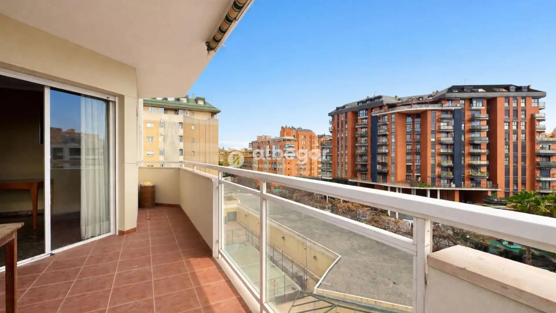 Pis en venda a Jorge Comin Metge Pediatr, Nou Campanar