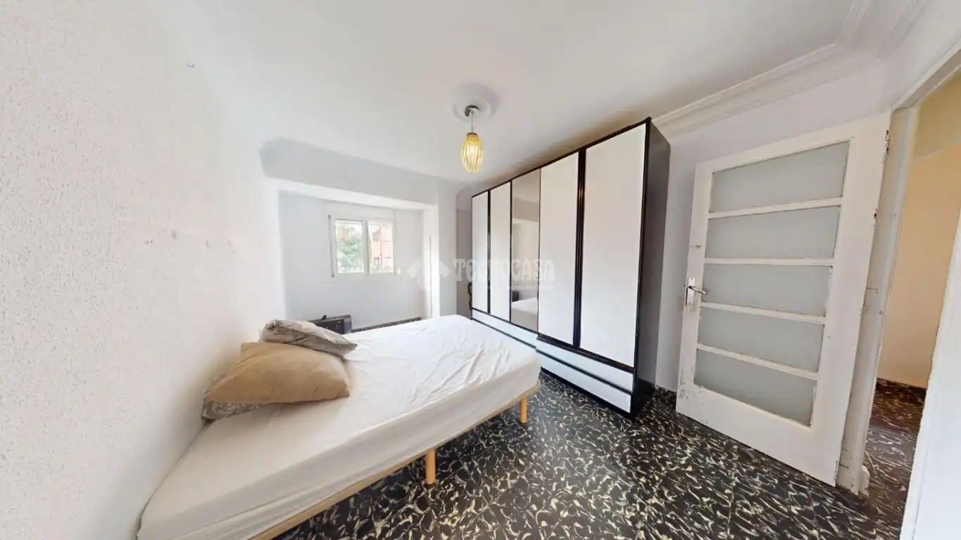 Habitación de Piso en venta en Valencia con Balcón