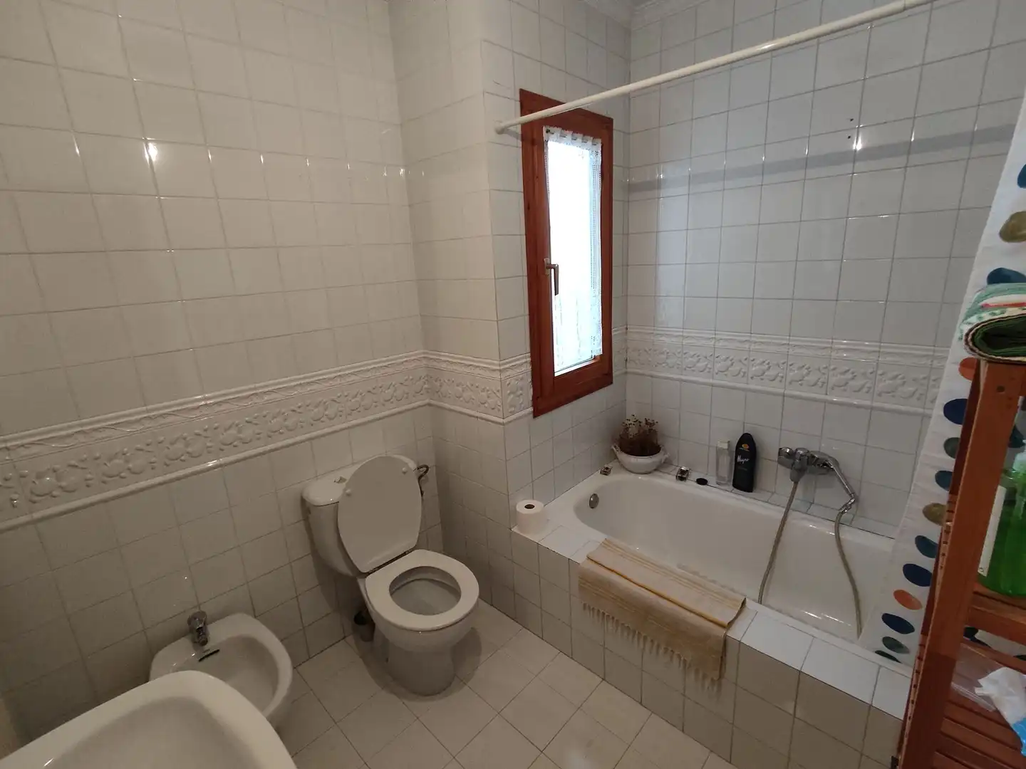 Bany de Casa o xalet en venda en Iruña Oka / Iruña de Oca amb Jardí privat, Traster i Piscina