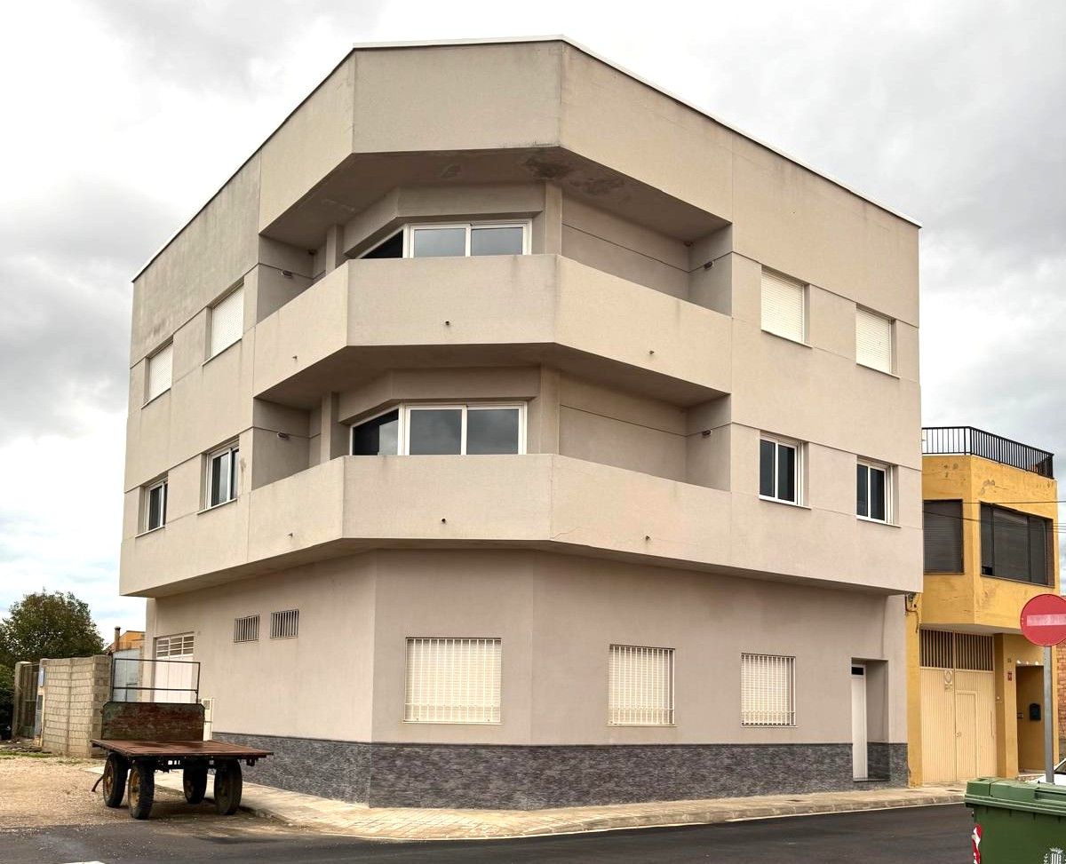 Vista exterior de Pis en venda en Polinyà de Xúquer
