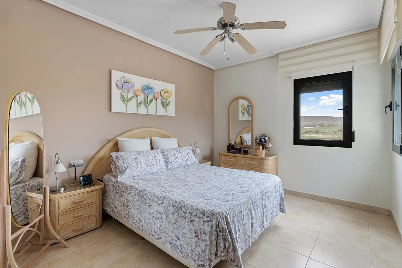 Habitación de Casa o chalet en venta en Alicante / Alacant con Aire acondicionado, Jardín privado y Terraza