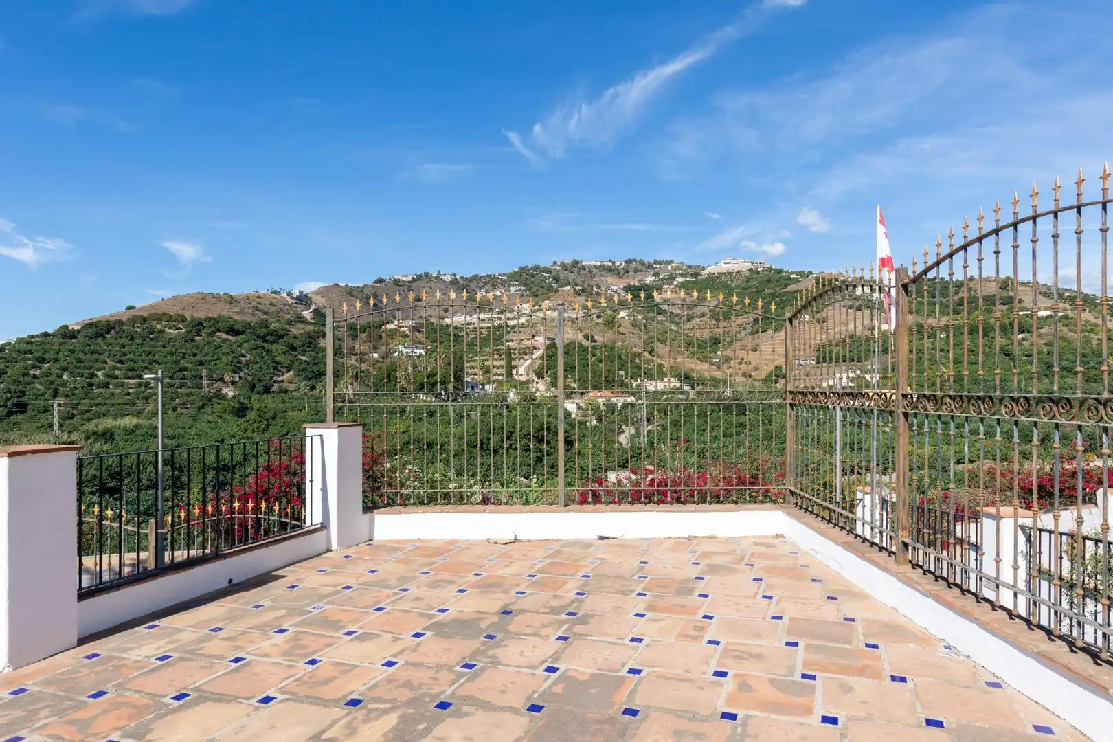 Terrassa de Casa o xalet en venda en Almuñécar amb Calefacció, Jardí privat i Terrassa