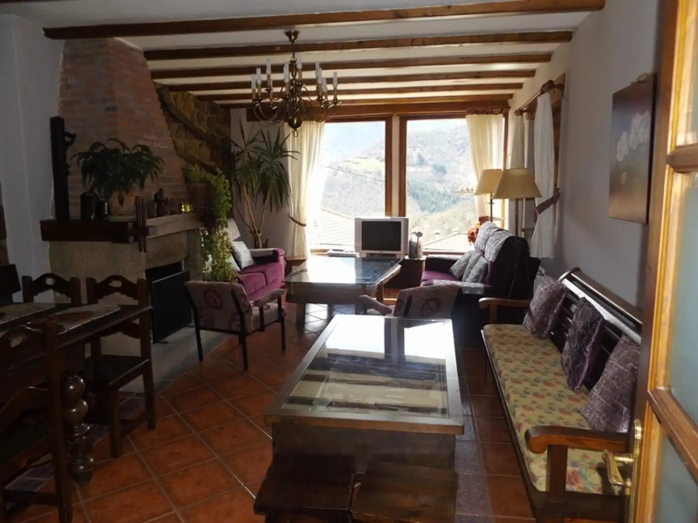Sala d'estar de Local en venda en Camaleño