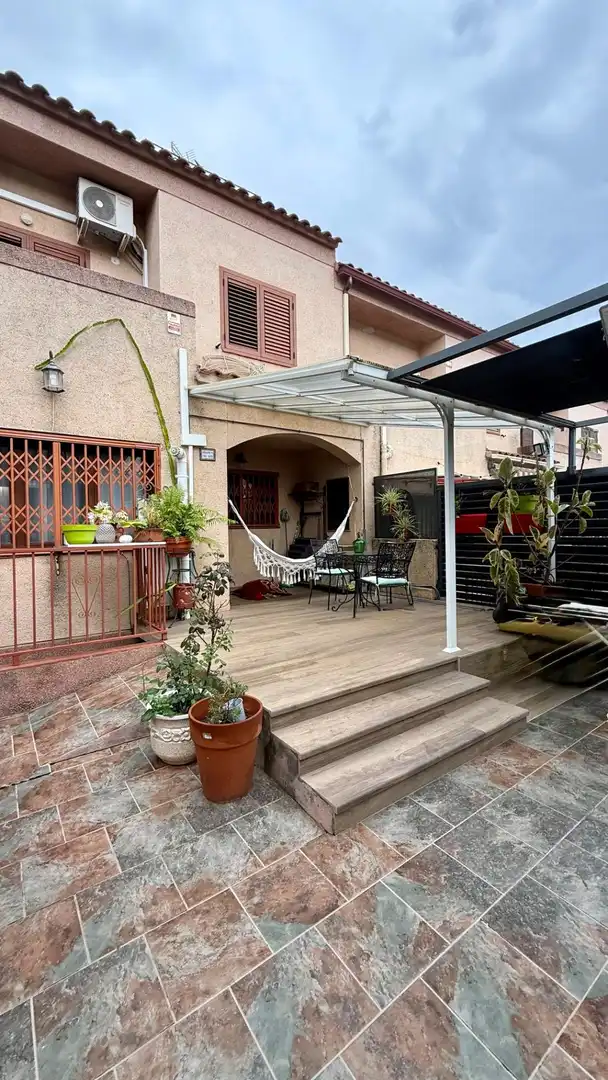 Casa a schiera in vendita a Carrer RIERA