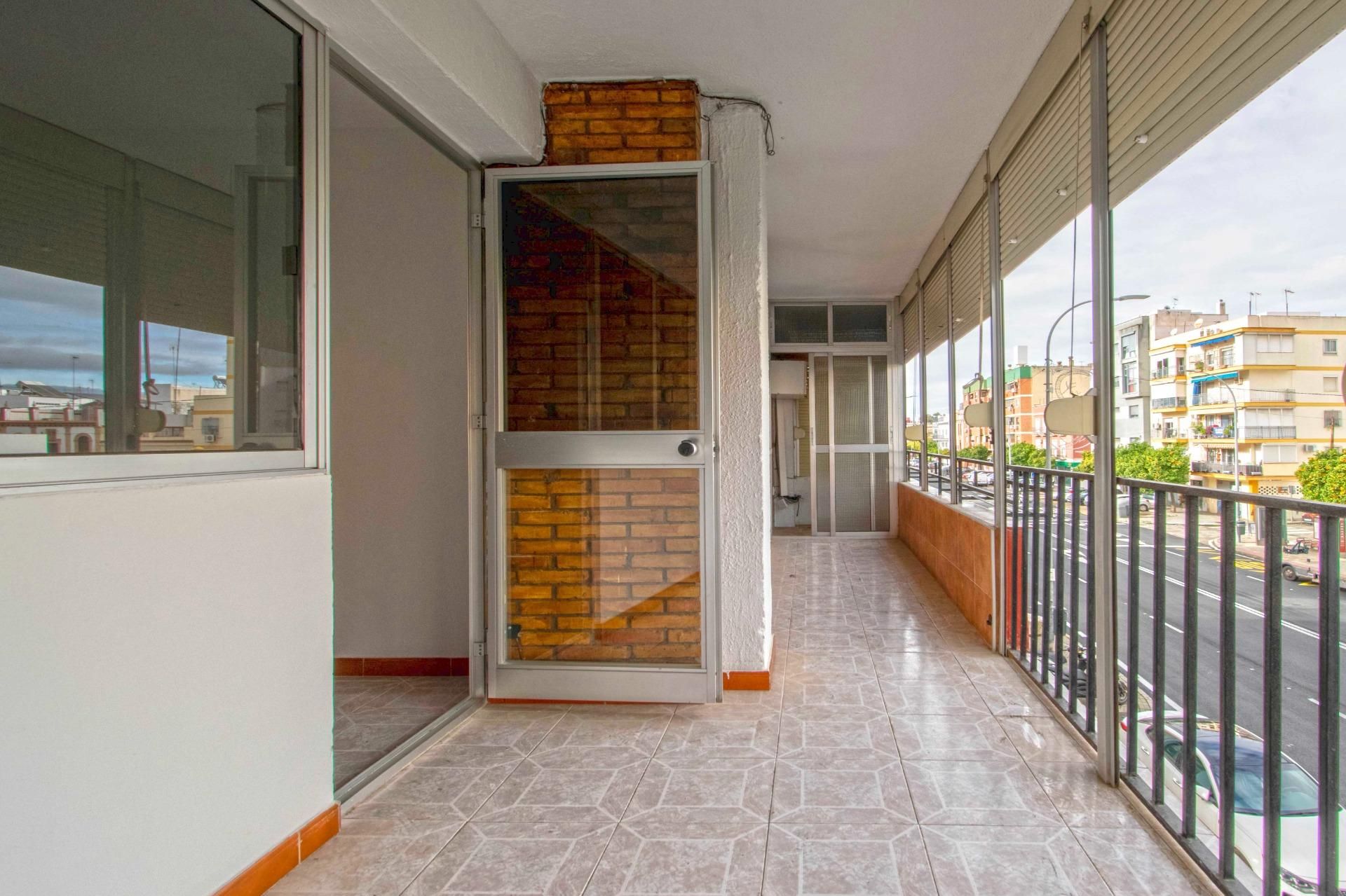 Flat for sale in  Sevilla Capital  with Air Conditioner and Terrace