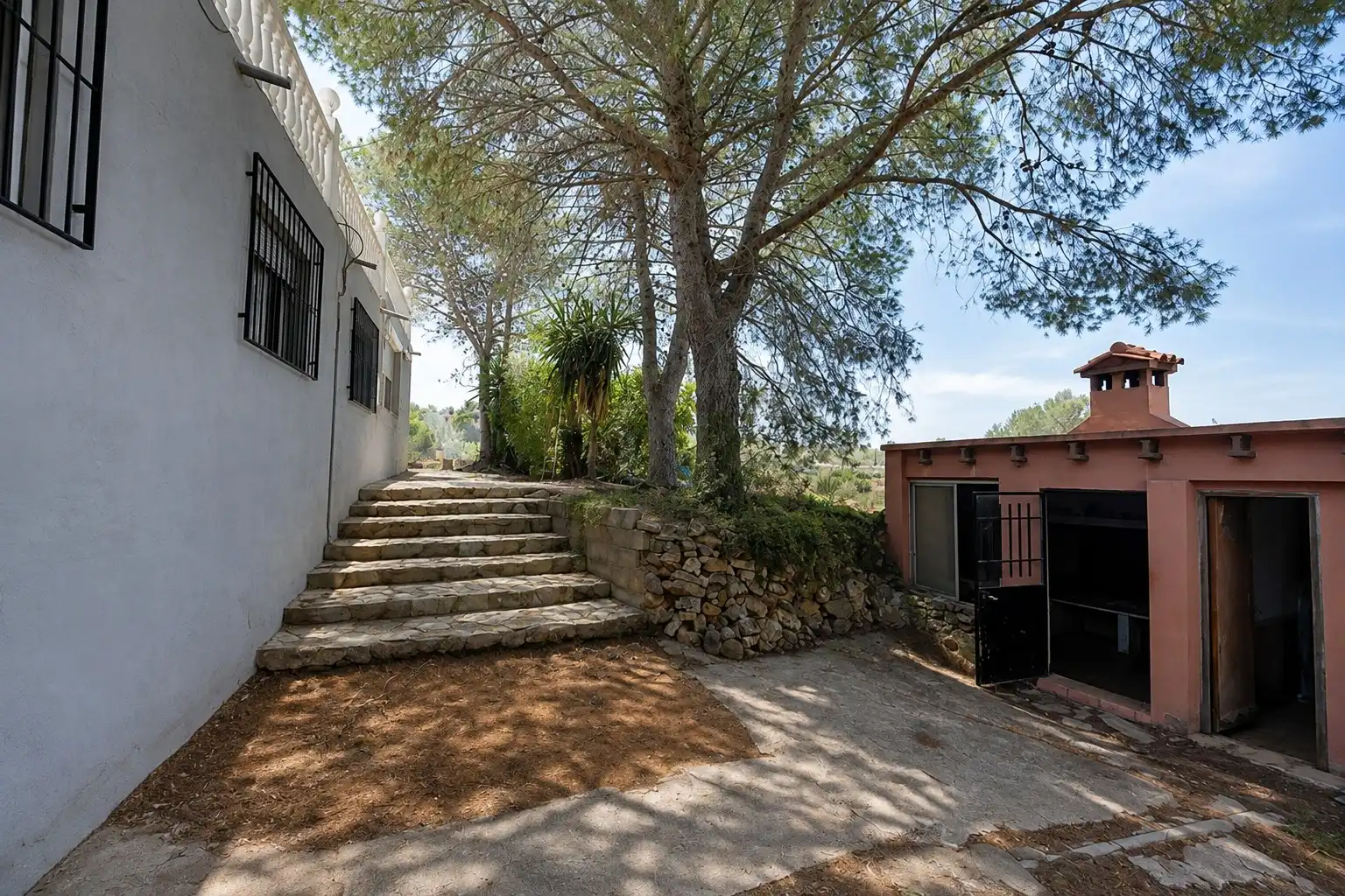 Vista exterior de Casa o xalet en venda en Alberic amb Jardí privat, Terrassa i Traster