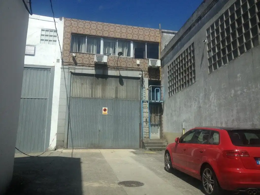 Vista exterior de Nau industrial en venda en A Coruña Capital 