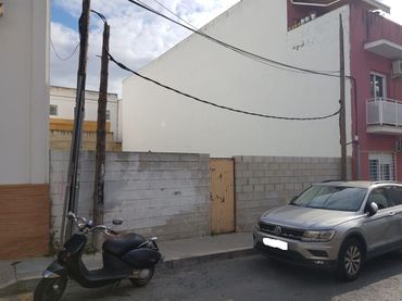Terrenos y solares en venta en RAMON Y CAJAL 22