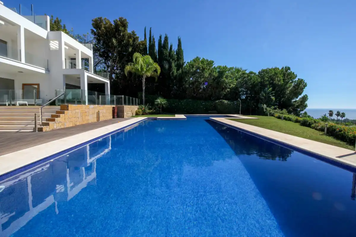 Piscina de Casa adosada de lloguer en Marbella amb Aire condicionat, Terrassa i Piscina