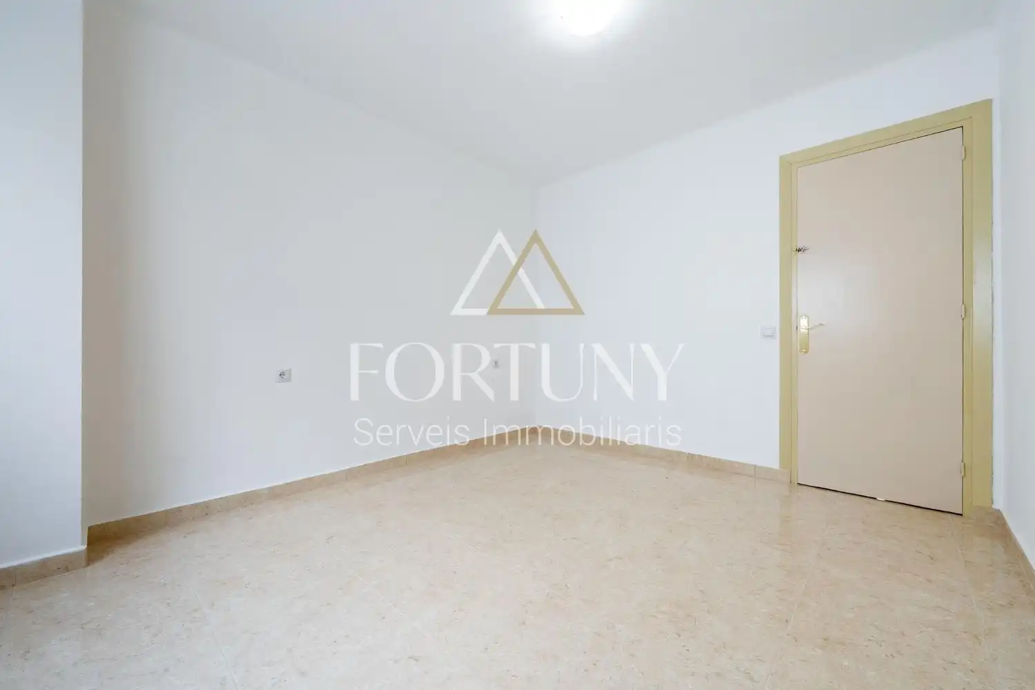 Flat with terrace for sale in del Carrilet 30, imagen 27