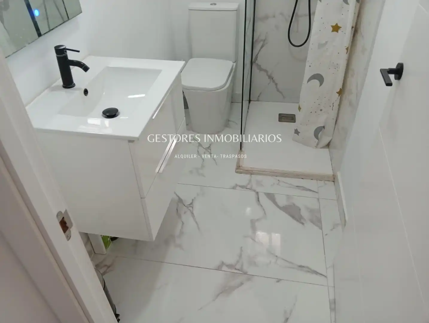 Baño de Piso en venta en Alcoy / Alcoi con Amueblado