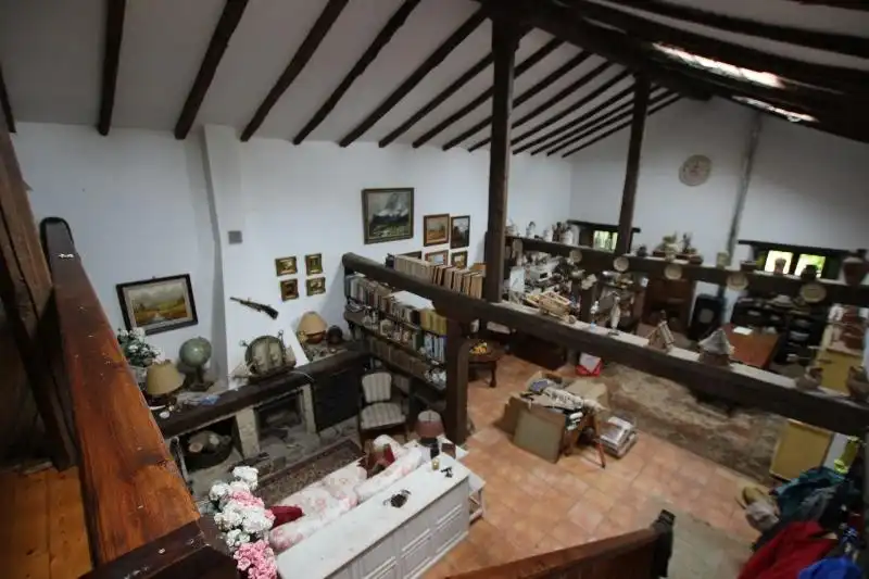 Sala de estar de Casa o chalet en venta en Los Tojos  con Calefacción y Jardín privado
