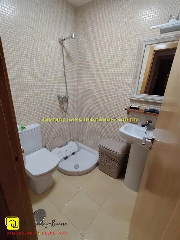 Baño de Piso en venta en Moriscos con Calefacción y Terraza