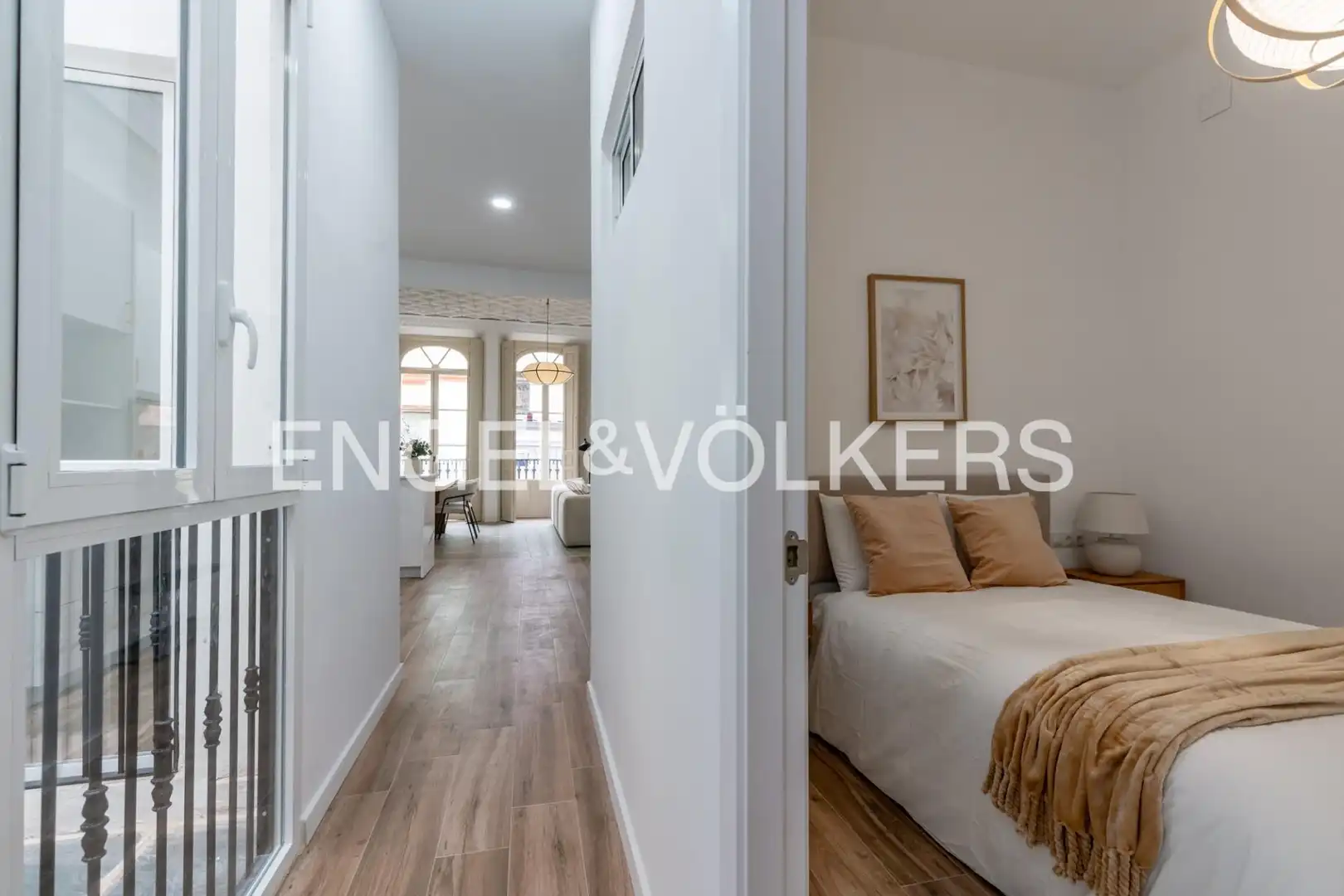 Bedroom of Flat for sale in Sevilla  with Air Conditioner, Heating and Balcony