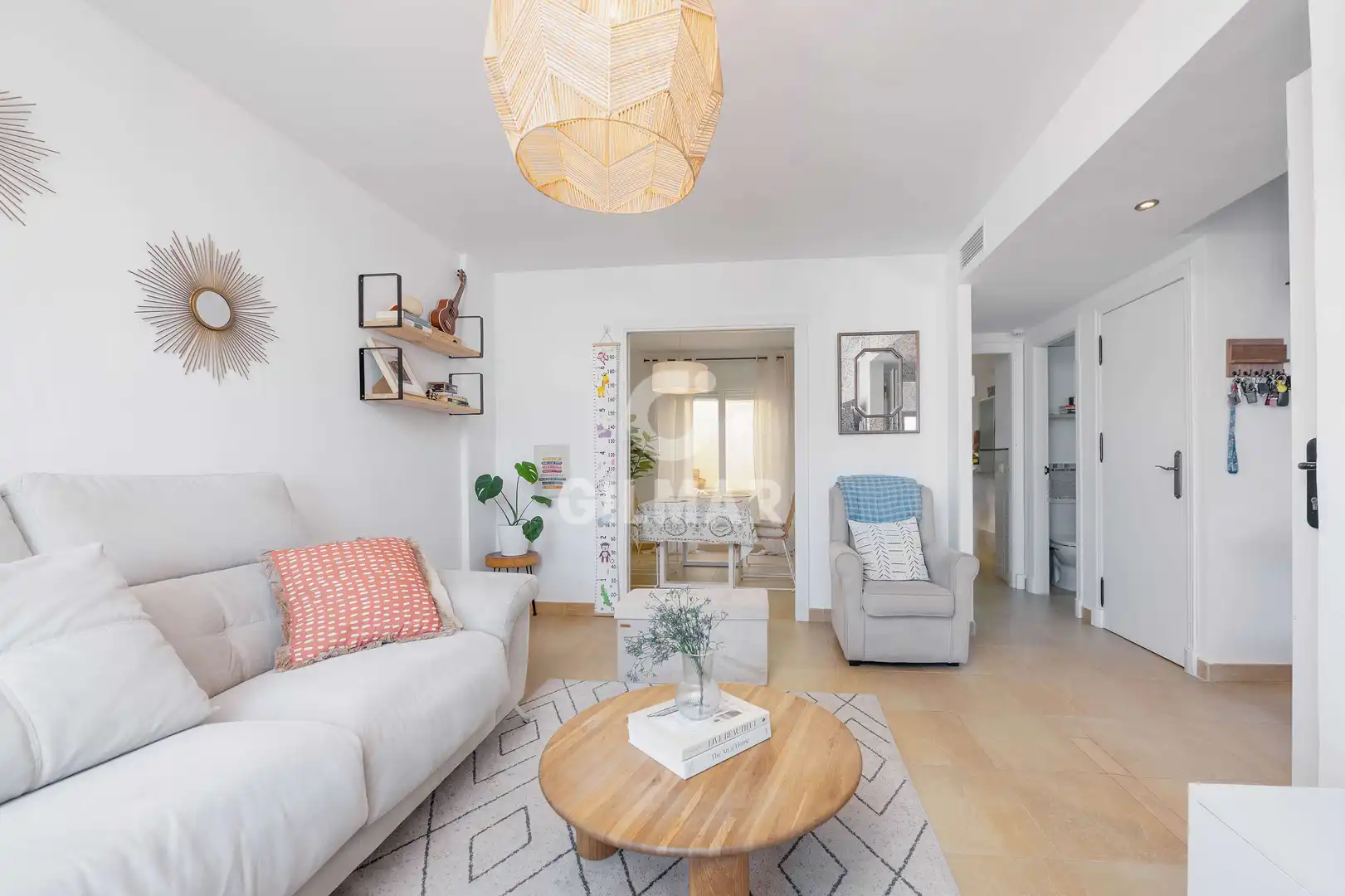 Wohnzimmer von Einfamilien-Reihenhaus zum Verkauf in Tarifa mit Heizung, Privatgarten und Schwimmbad