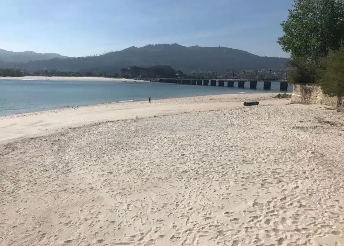Vista exterior de Piso en venta en Vigo  con Calefacción, Jardín privado y Amueblado
