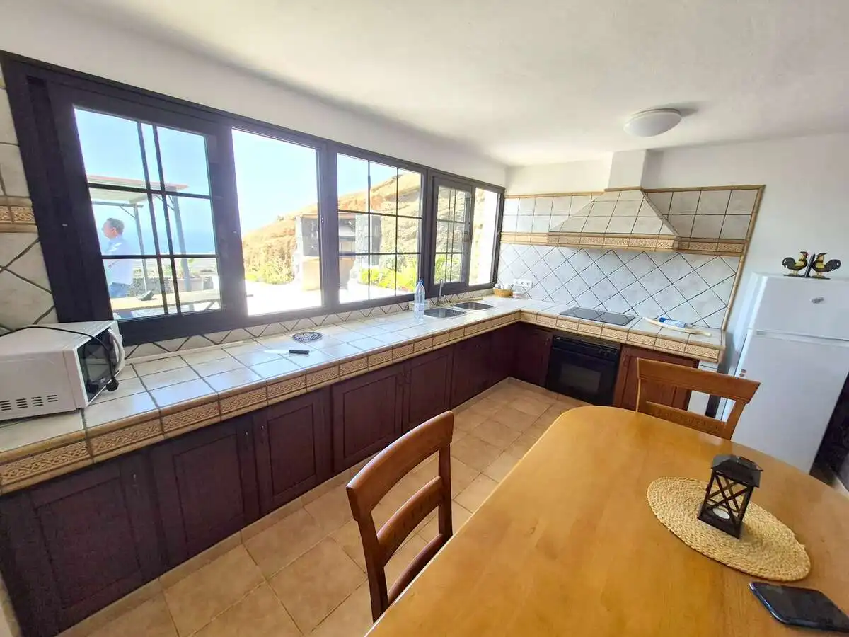 Cuina de Casa o xalet en venda en Tías amb Jardí privat, Terrassa i Moblat
