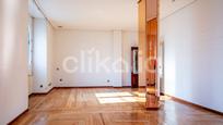 Living room of Flat for sale in  Madrid Capital  with Heating