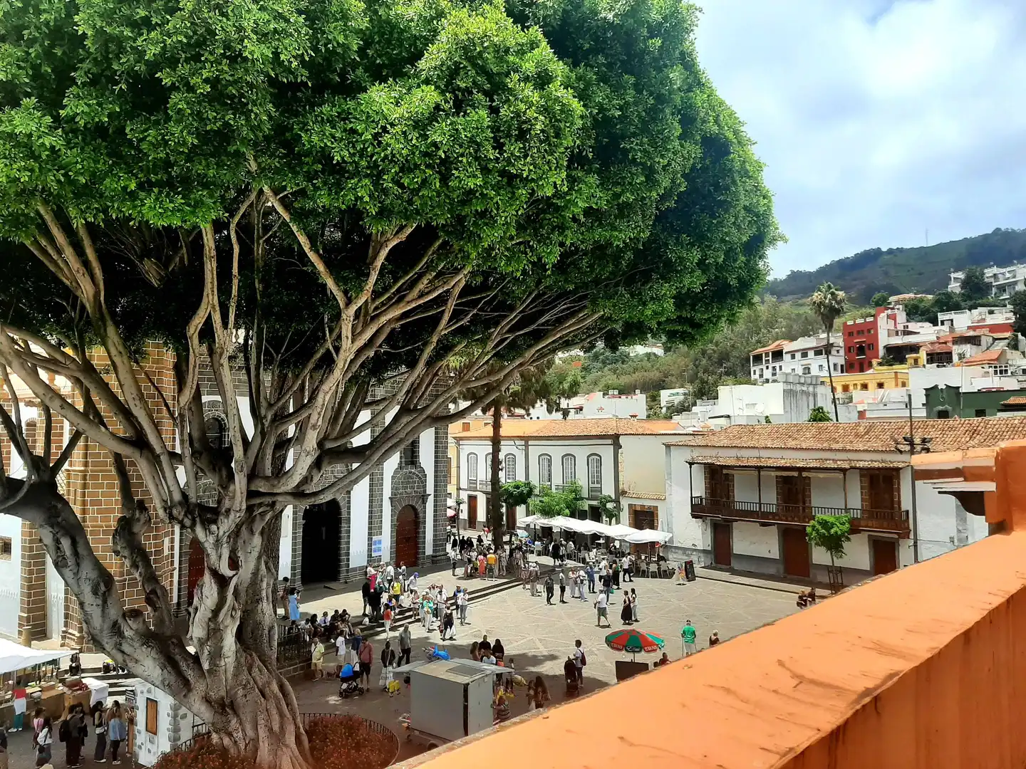 Vista exterior de Edificio en venta en Teror