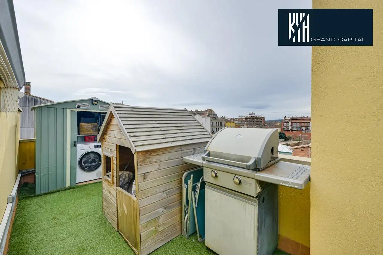 Terraza de Dúplex en venta en Salt con Calefacción, Terraza y Balcón