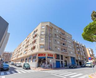 Vista exterior de Àtic en venda en Guardamar del Segura amb Aire condicionat, Calefacció i Terrassa