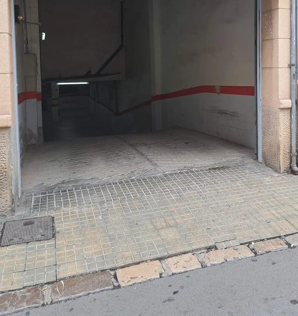 Garatge de lloguer a Carrer de Francesc Gumà, Centre