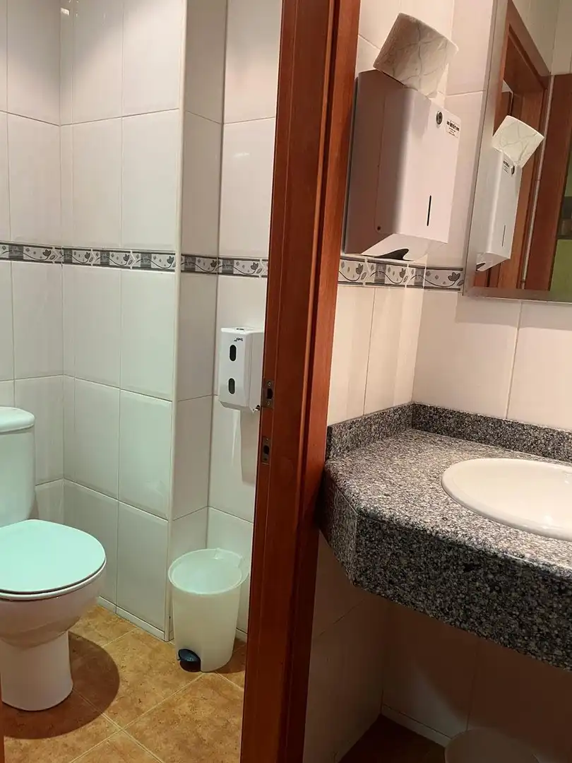 Baño de Local en venta en Santa Margarida de Montbui con Aire acondicionado y Amueblado
