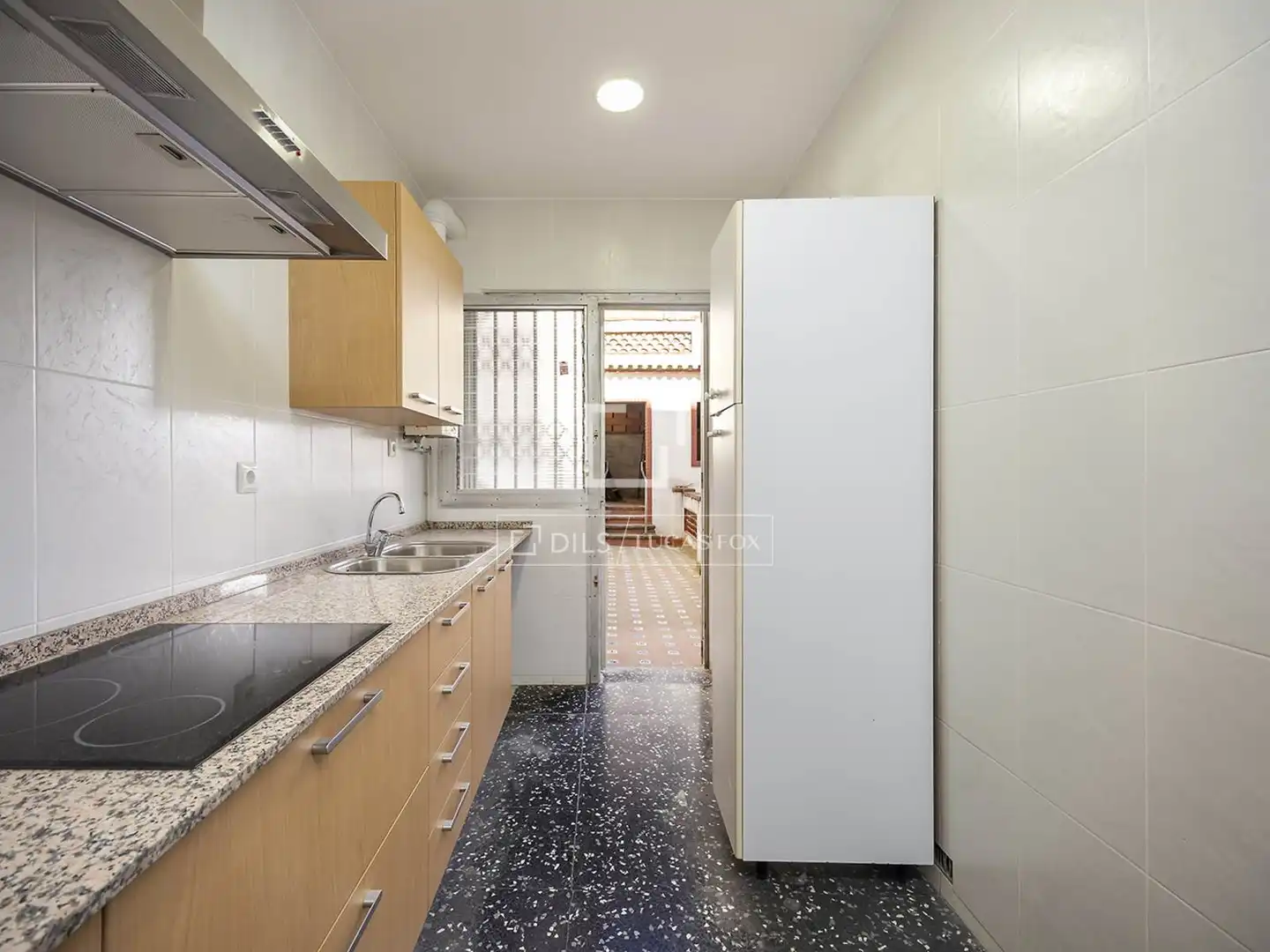 Küche von Wohnung zum Verkauf in Barcelona mit Terrasse und Balkon