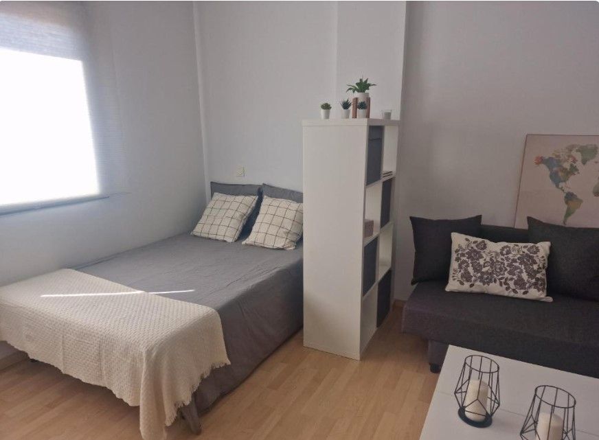 Dormitori de Estudi de lloguer en Málaga Capital amb Moblat, Rentadora i Piscina comunitària