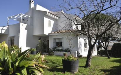 Jardí de Casa o xalet en venda en Jerez de la Frontera amb Aire condicionat, Terrassa i Piscina