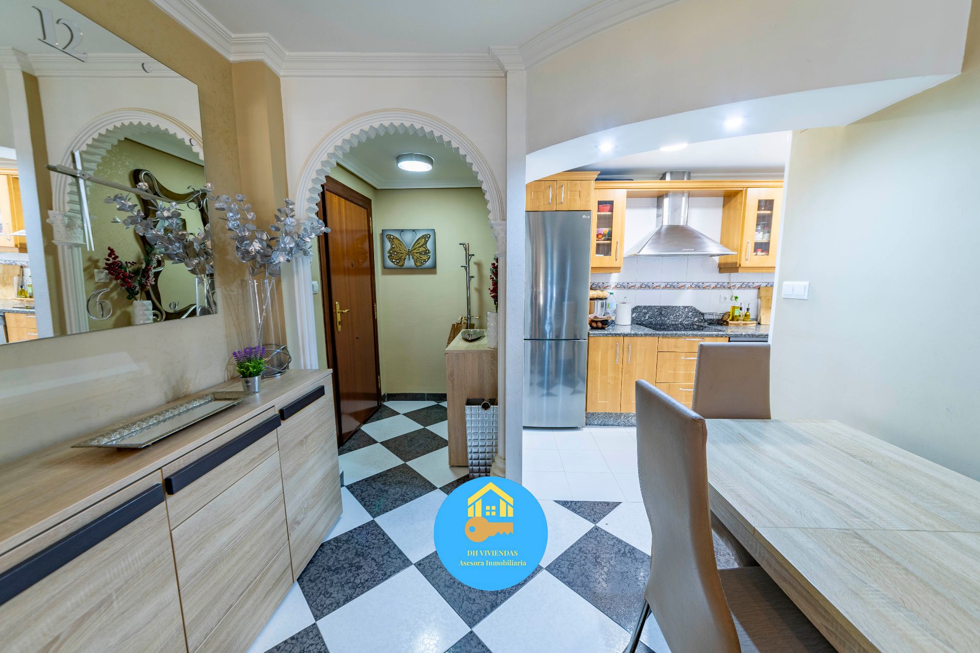 Cuina de Pis en venda en Dos Hermanas amb Aire condicionat i Traster