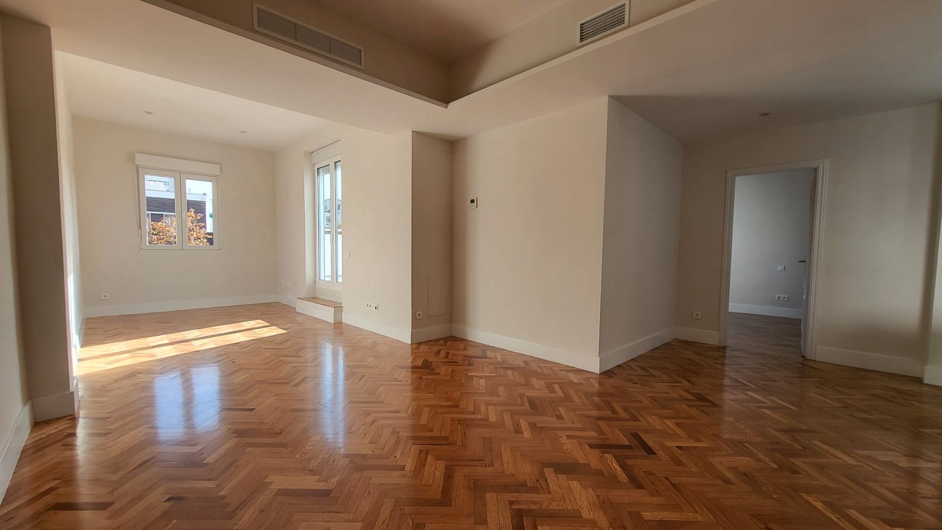 Sala d'estar de Àtic de lloguer en  Madrid Capital amb Aire condicionat, Calefacció i Terrassa